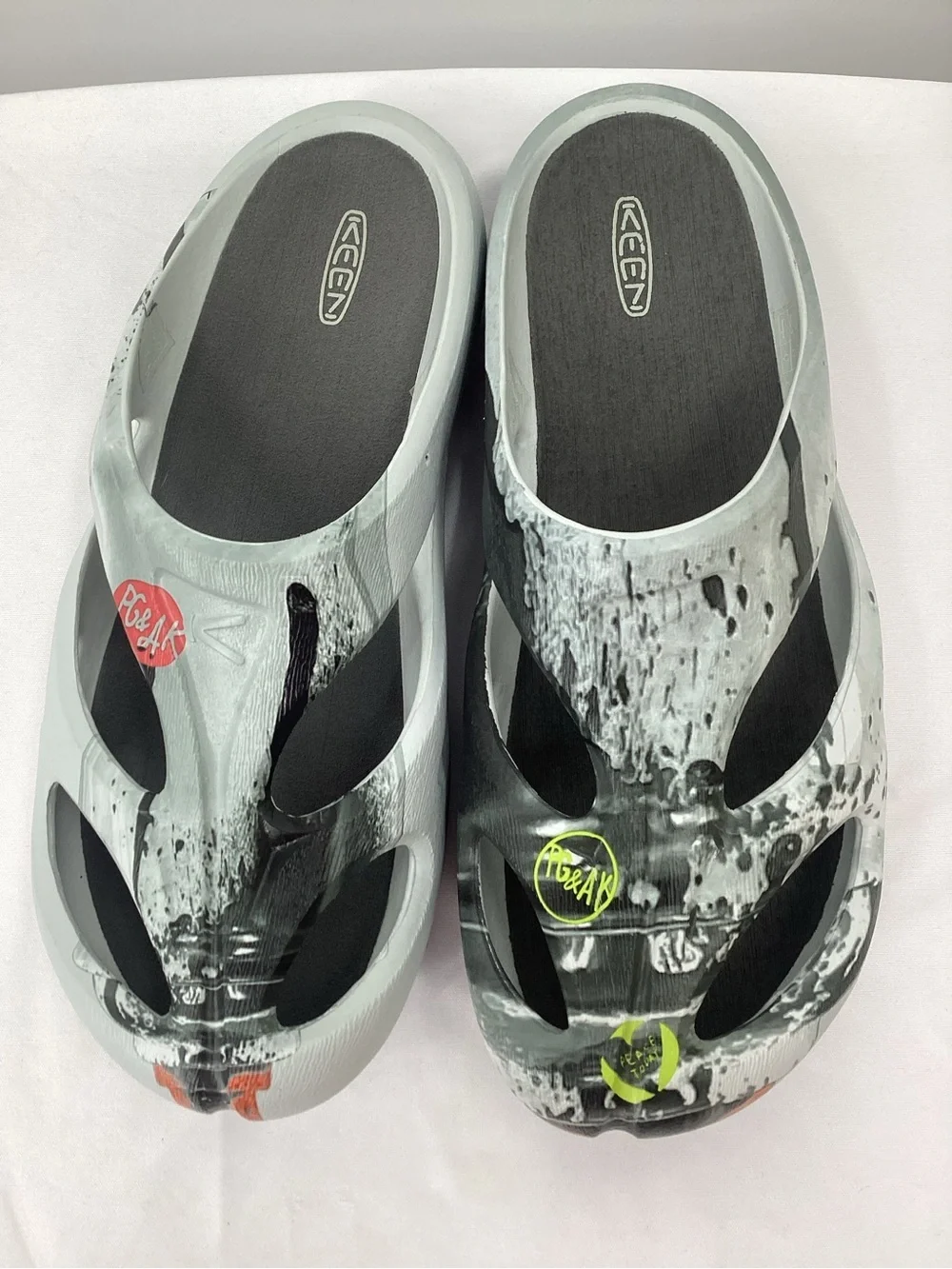 Keen light gray
